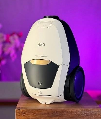 جاروبرقی بی صدا و هوشمند ااگ مدل Vx82-1-alr